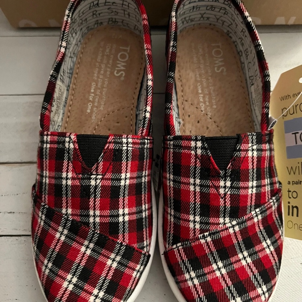 TOMS Kids Red and Black Plaid Sneakers youth size 4Y
